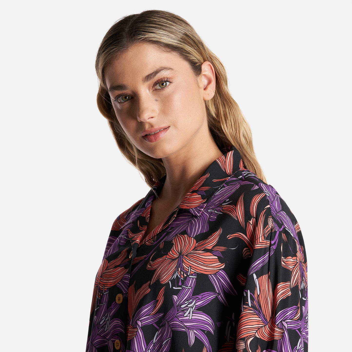 Camisa Mujer Hibiscus Print Negro Haka Honu