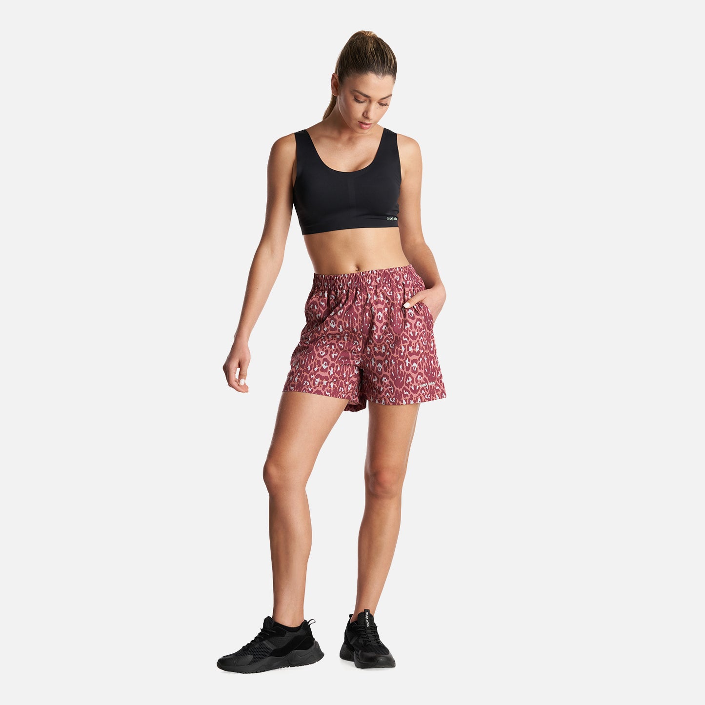 Short Mujer Canchera Print Burdeo Haka Honu