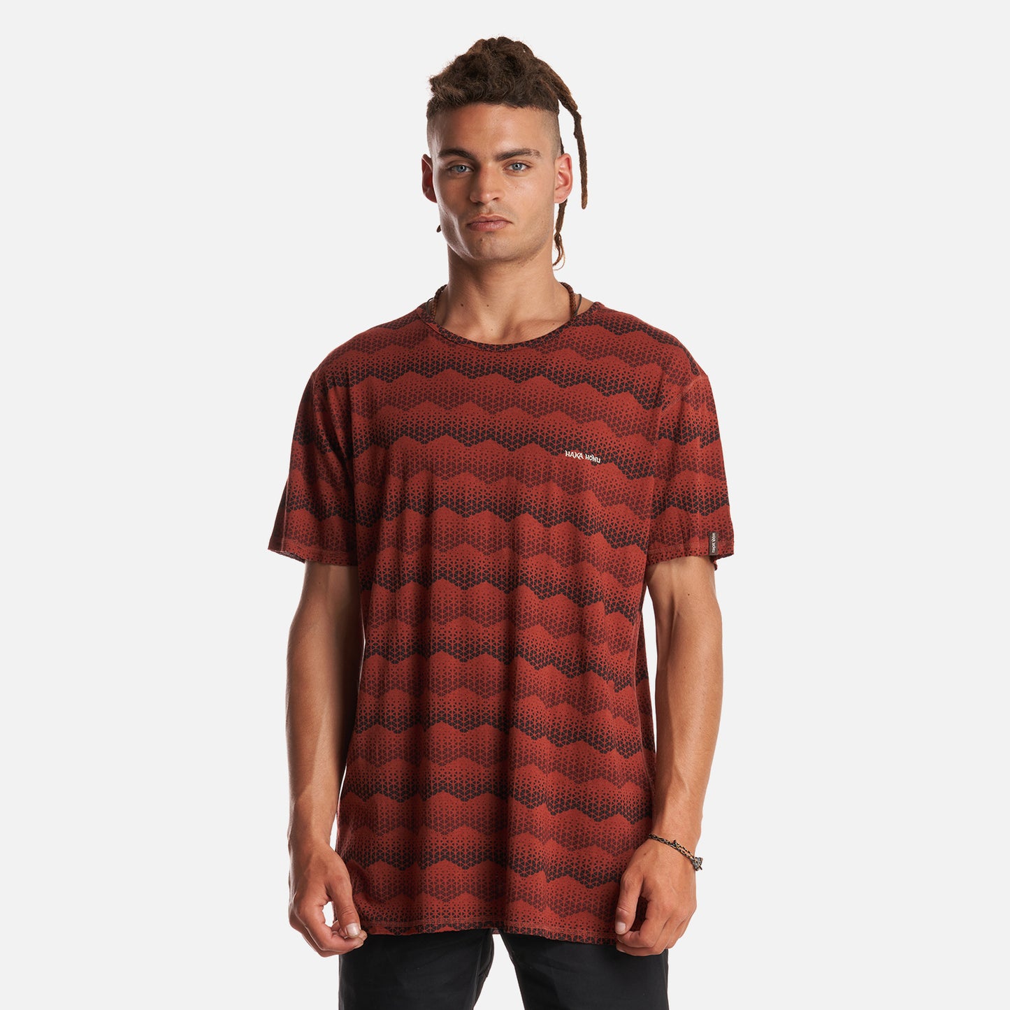 Polera Hombre Bi-Curioso Print Terracota Haka Honu